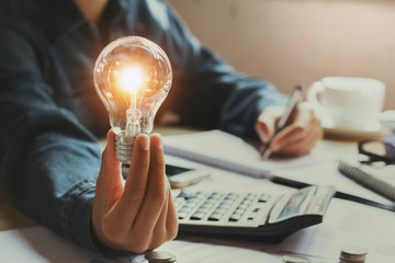 遥遥领先的造句