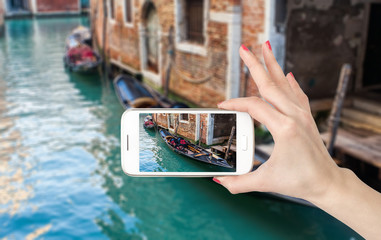 送朋友香水礼物的祝福语